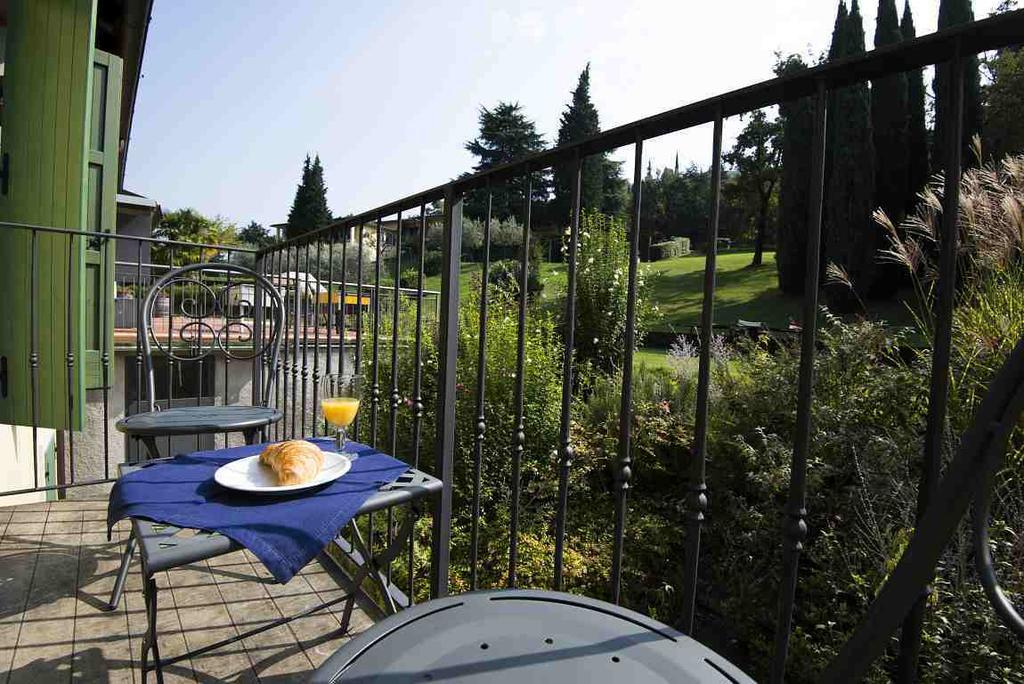 Residence Corte Camaldoli Garda  Habitación foto